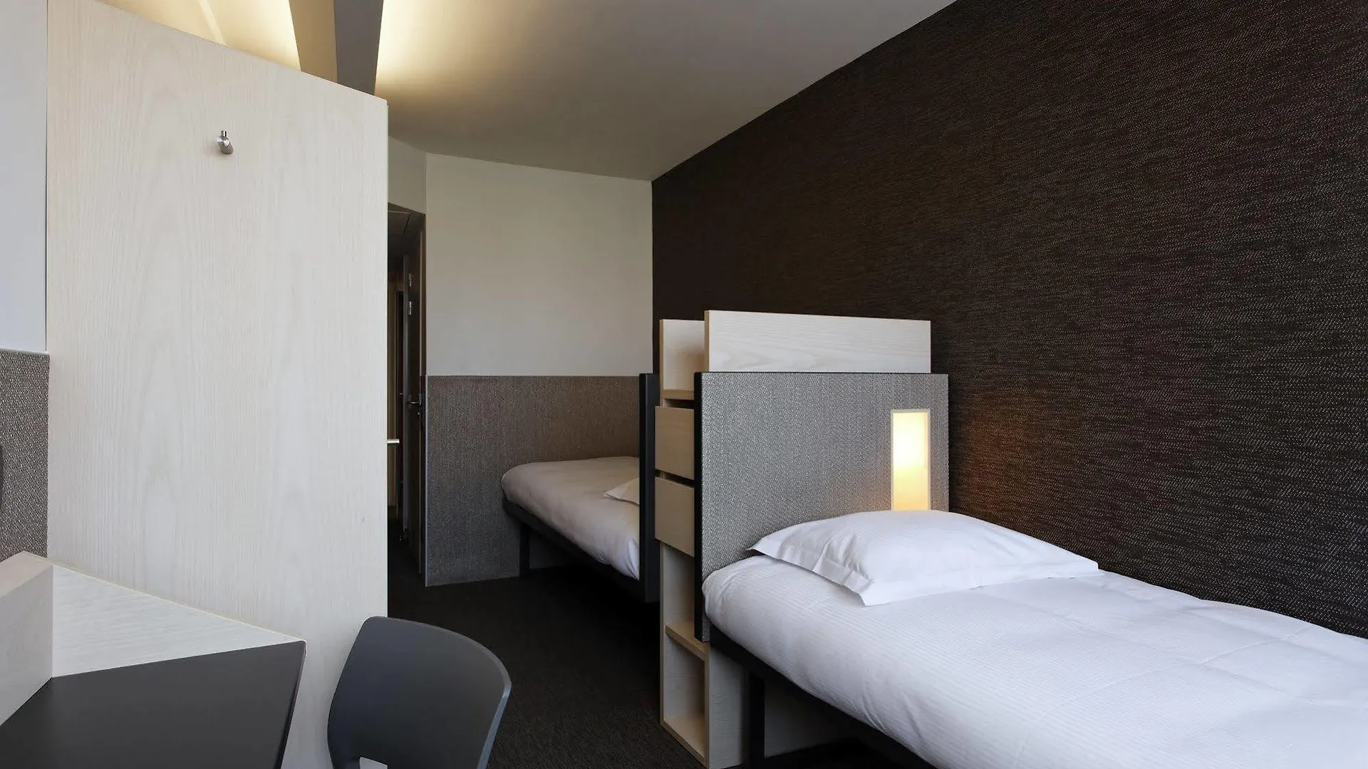 Fiap - Hostel París 3*,  Francia
